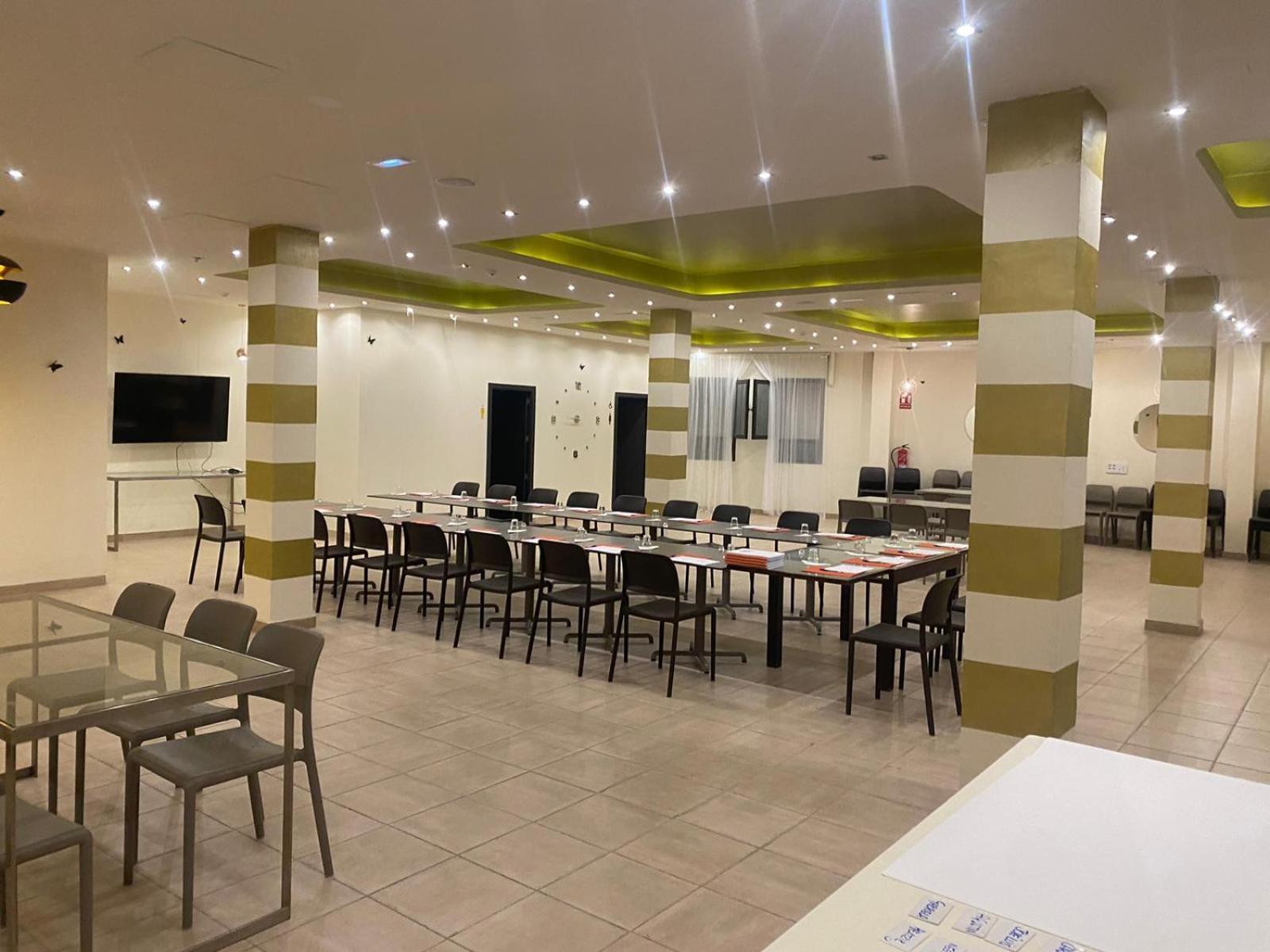 拉阿尔迪套房酒店 San Nicolás 外观 照片