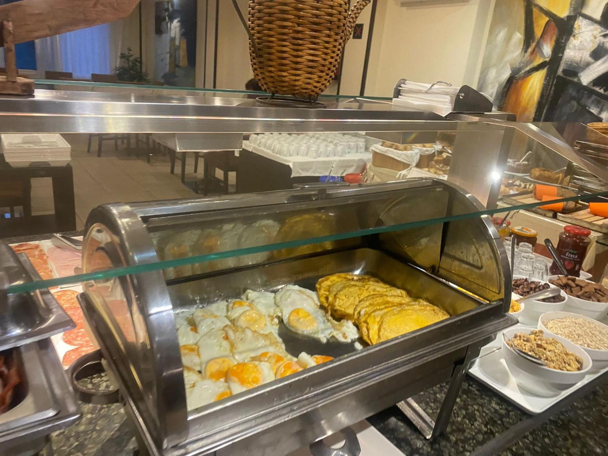 拉阿尔迪套房酒店 San Nicolás 外观 照片